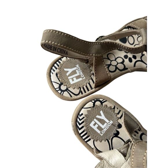 Fly London Low Wedge Slingback Sandals size 39 US 8 8.5 Taupe Open Toe - Picture 6 of 7